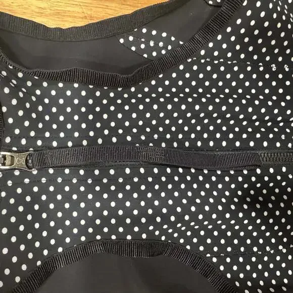 lululemon athletica - Picture 2 of 6